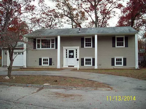 30 Bunting Rd, Warwick, RI 02889 photo 1