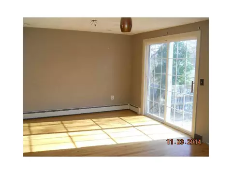 30 Bunting Rd, Warwick, RI 02889 photo 5