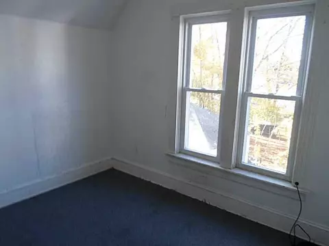 302 Blackstone St, Woonsocket, RI 02895 photo 8
