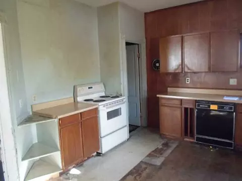 302 Blackstone St, Woonsocket, RI 02895 photo 7