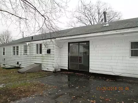 59 Yellowstone Ave, Warwick, RI 02888 photo 2