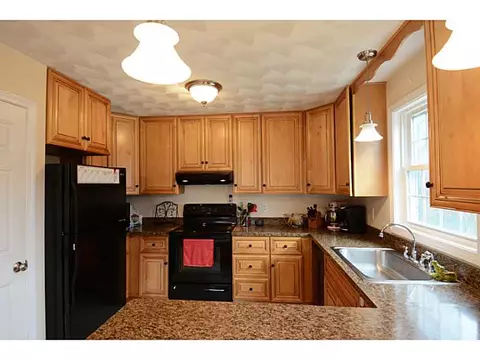 75 Tower St, Westerly, RI 02891 photo 2