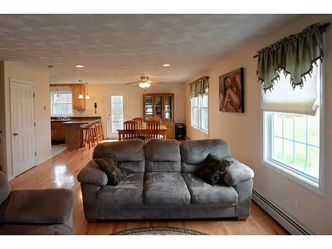 75 Tower St, Westerly, RI 02891 photo 9