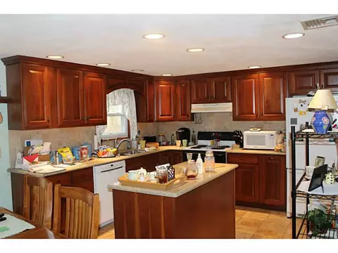 10 Daniel Dr, Coventry, RI 02816 photo 5