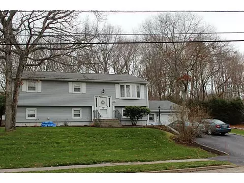 10 Daniel Dr, Coventry, RI 02816 photo 1