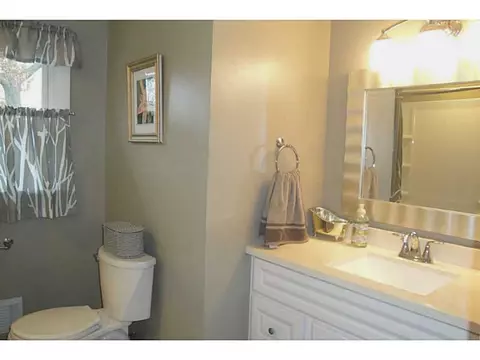 225 Asylum Rd, Warwick, RI 02886 photo 19