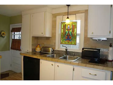 225 Asylum Rd, Warwick, RI 02886 photo 11