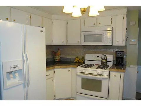 225 Asylum Rd, Warwick, RI 02886 photo 10