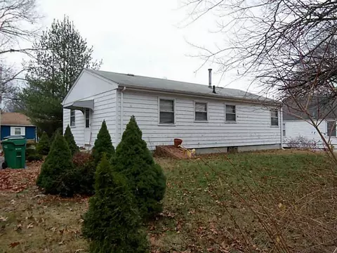 102 John St, Warwick, RI 02889 photo 2