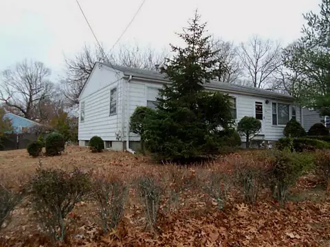 102 John St, Warwick, RI 02889 photo 1
