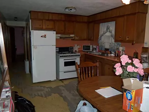 102 John St, Warwick, RI 02889 photo 3