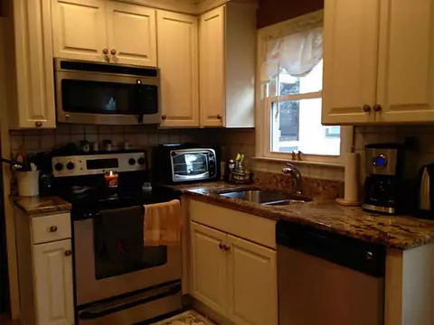 4 Brewster Dr, Warwick, RI 02889 photo 8