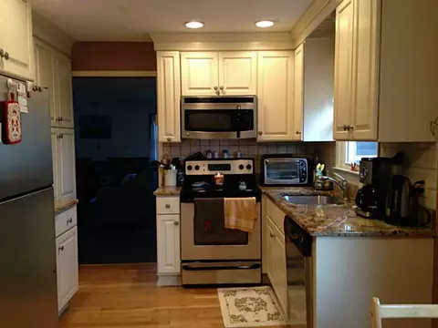 4 Brewster Dr, Warwick, RI 02889 photo 4