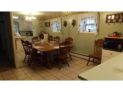 137 Highland Ave, Warwick, RI 02886 photo 5