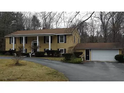 137 Highland Ave, Warwick, RI 02886 photo 2