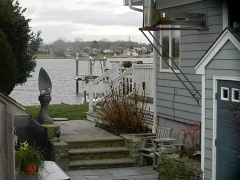 62 Everett Ave, Bristol, RI 02809 photo 2