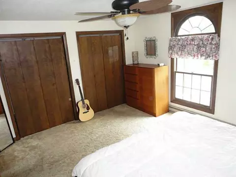 145 Hawthorn Cir, Woonsocket, RI 02895 photo 12