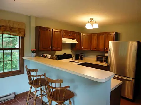 145 Hawthorn Cir, Woonsocket, RI 02895 photo 4