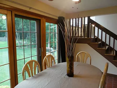 145 Hawthorn Cir, Woonsocket, RI 02895 photo 2