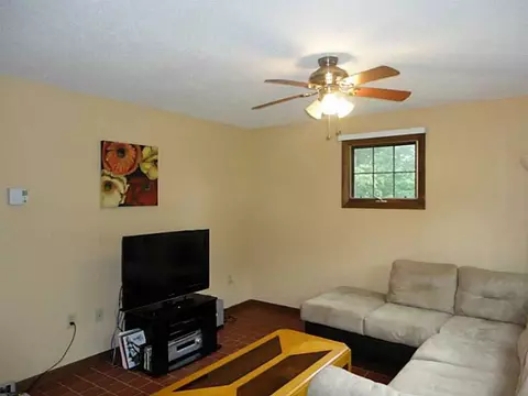 145 Hawthorn Cir, Woonsocket, RI 02895 photo 6