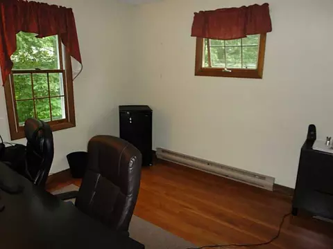 145 Hawthorn Cir, Woonsocket, RI 02895 photo 9