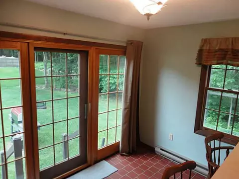 145 Hawthorn Cir, Woonsocket, RI 02895 photo 5