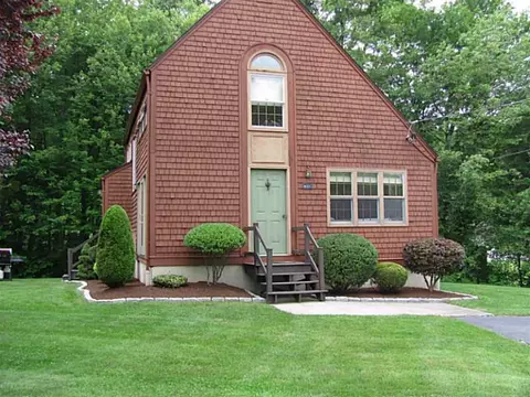 145 Hawthorn Cir, Woonsocket, RI 02895 photo 18