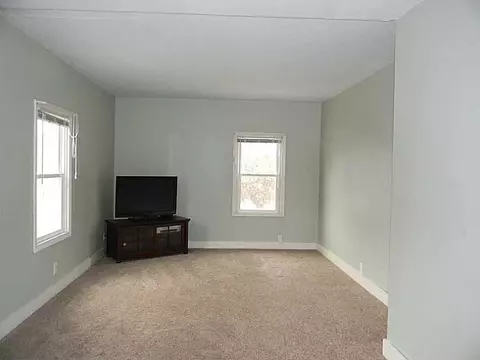 46 Pierce St, Coventry, RI 02816 photo 4