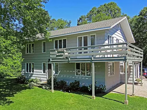 12 Williams Ave, Westerly, RI 02891 photo 1