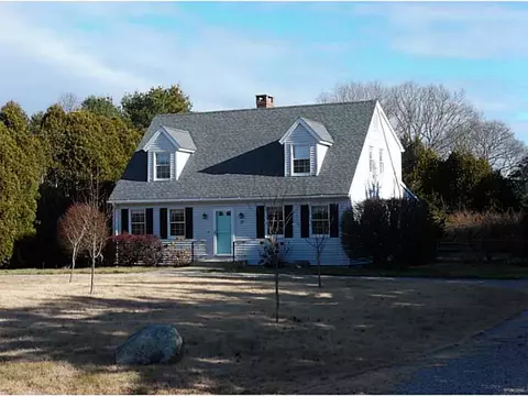 73 Benson Ave, Westerly, RI 02891 photo 2