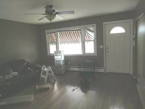 84 Aurora Dr, Warwick, RI 02889 photo 4