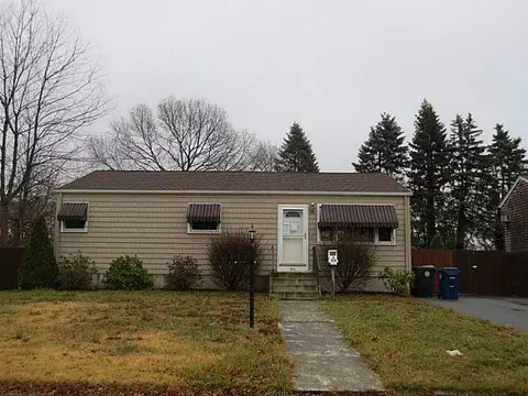 84 Aurora Dr, Warwick, RI 02889 photo 1