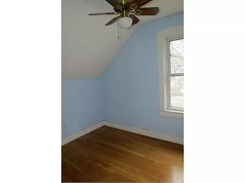 373 Knight St, Woonsocket, RI 02895 photo 11