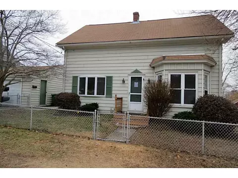 373 Knight St, Woonsocket, RI 02895 photo 1