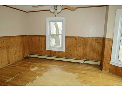 373 Knight St, Woonsocket, RI 02895 photo 5