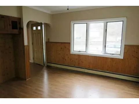 373 Knight St, Woonsocket, RI 02895 photo 4