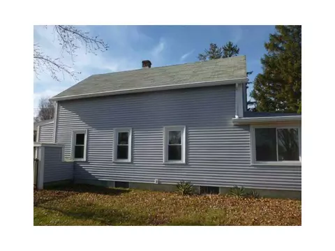 320 Long St, Warwick, RI 02886 photo 3