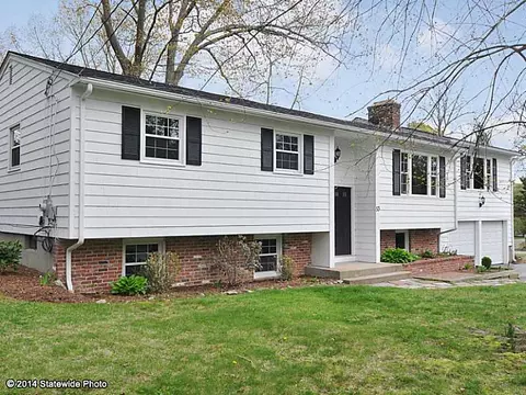 53 Rip Van Winkle Cir, Warwick, RI 02886 photo 1