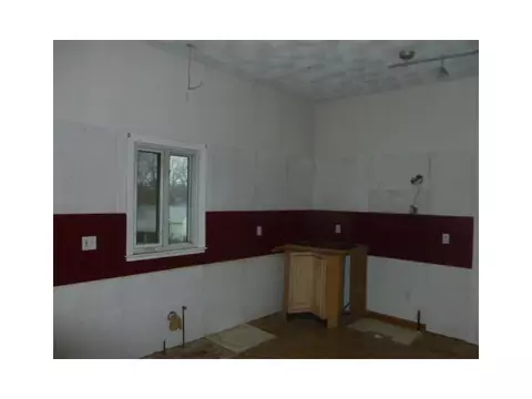 96 Lyman Ave, Warwick, RI 02888 photo 5