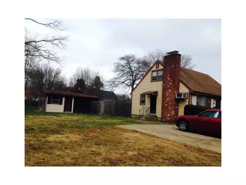10 Ridgeway Dr, Warren, RI 02885 photo 2