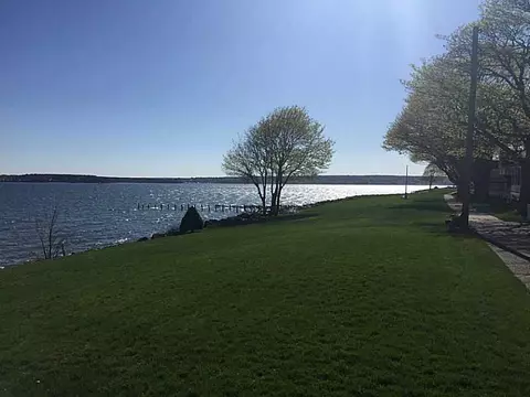 27 15th Ave, Warwick, RI 02886 photo 5