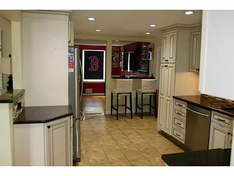 29 Douglas Rd, Warwick, RI 02886 photo 3