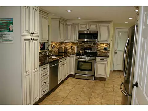 29 Douglas Rd, Warwick, RI 02886 photo 2