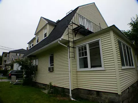 73 Maple St, Woonsocket, RI 02895 photo 5