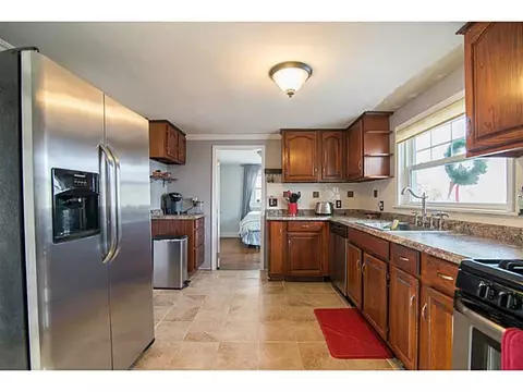 7 Spring St, Riverside, RI 02915 photo 10