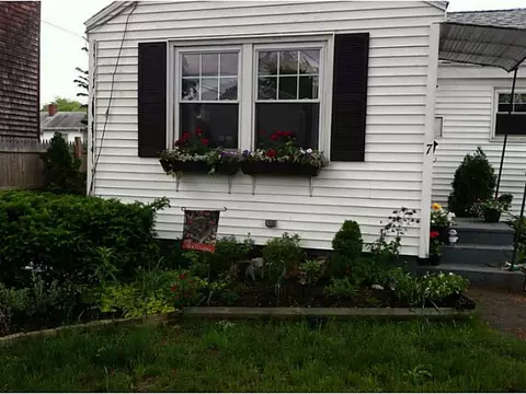 7 Spring St, Riverside, RI 02915 photo 4