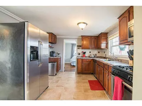 7 Spring St, Riverside, RI 02915 photo 11