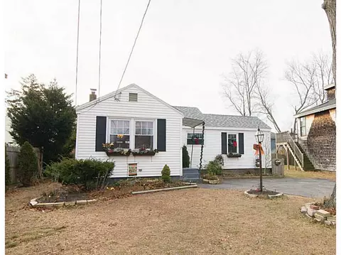 7 Spring St, Riverside, RI 02915 photo 9