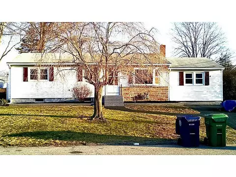 86 Foxcroft Ave, Warwick, RI 02889 photo 2