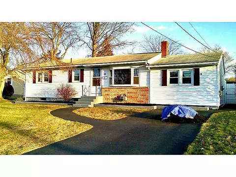 86 Foxcroft Ave, Warwick, RI 02889 photo 1